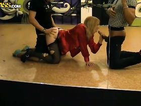 Мулат пикапер с товарищем в два хера отжарили доступную блондинку